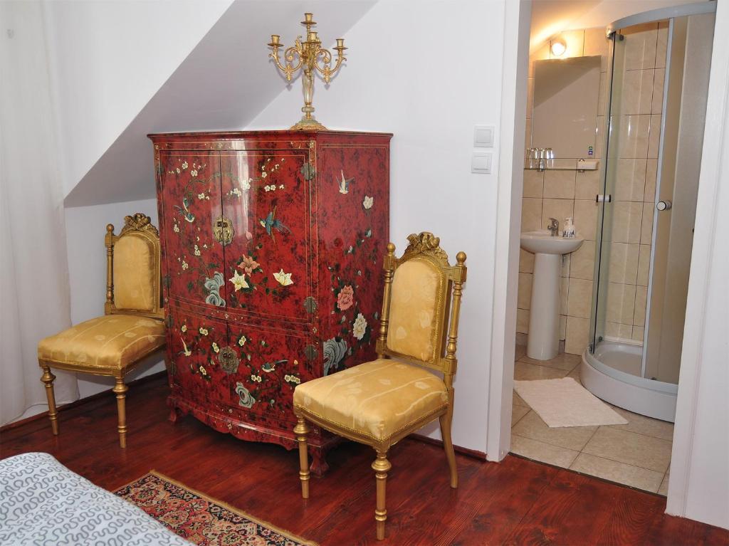 Bed & Breakfast Popamuseum Tarpesti Strada Muzeului Nr 28 Tirpesti Room photo