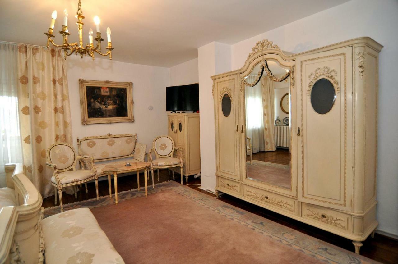Bed & Breakfast Popamuseum Tarpesti Strada Muzeului Nr 28 Tirpesti Exterior photo